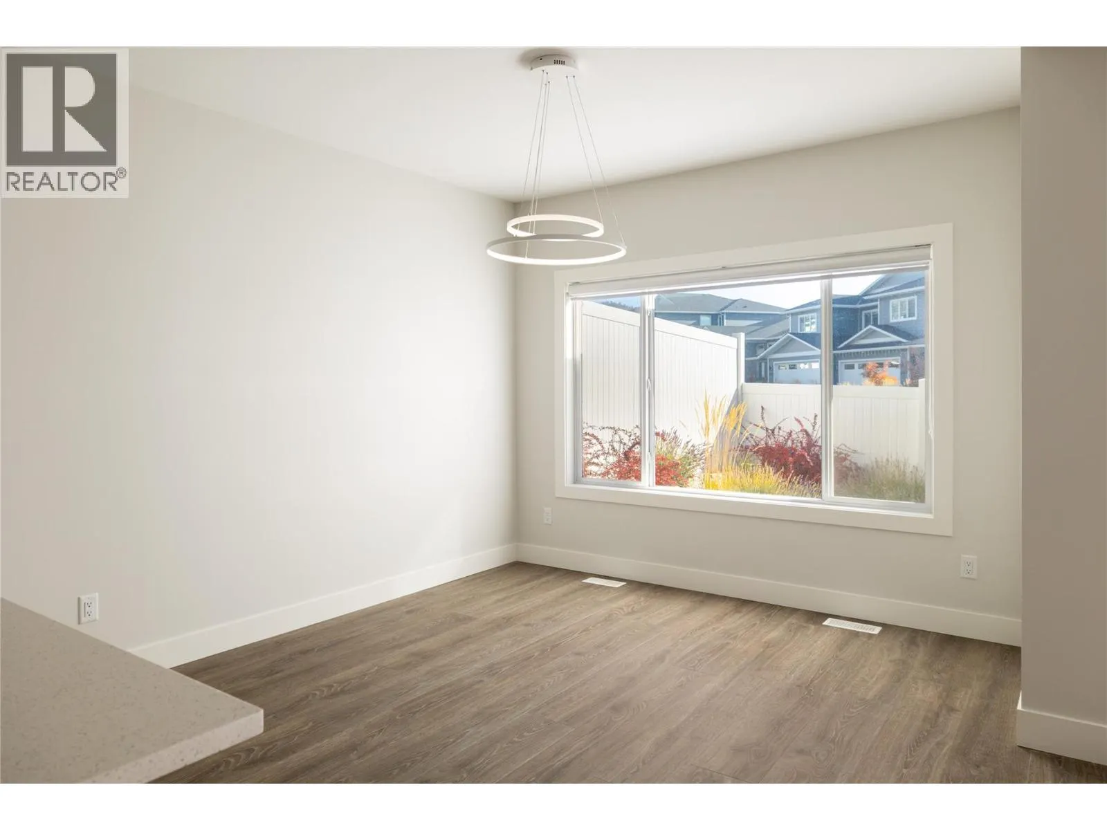 3370 Hawks Crescent
