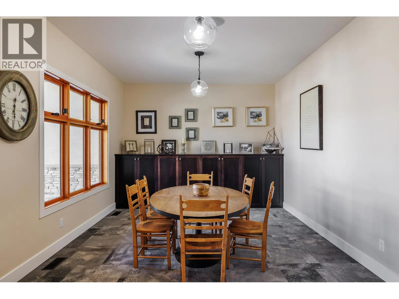3421 Kingfisher Road
