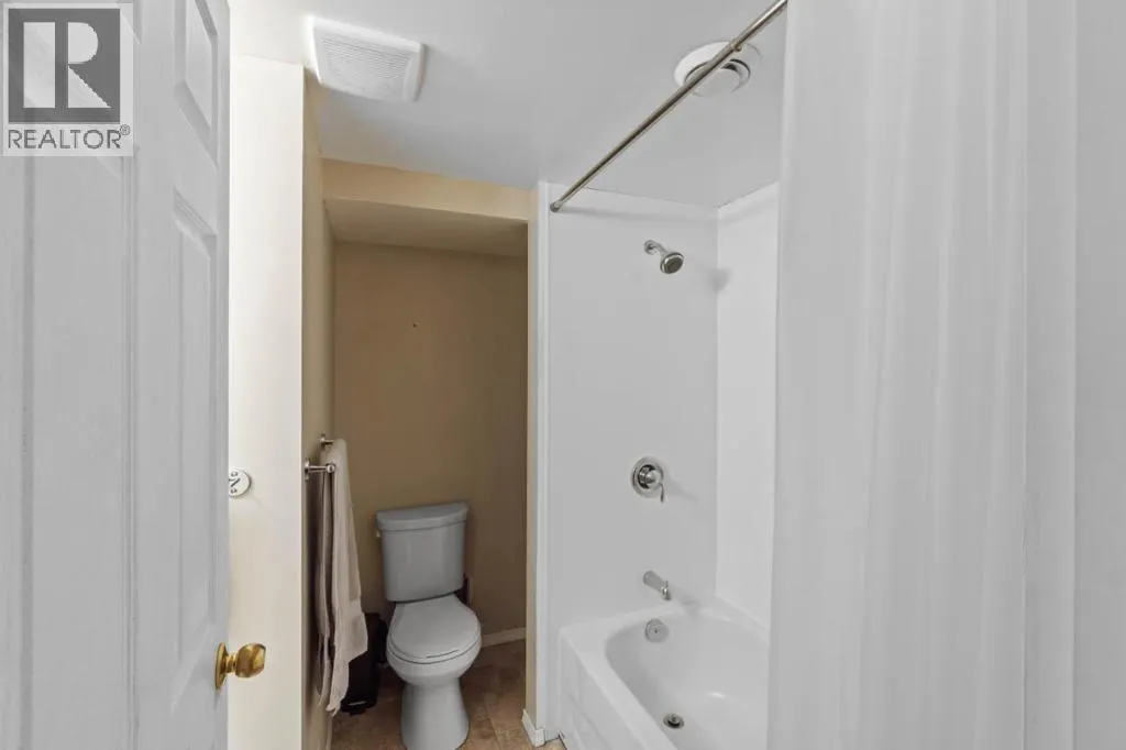 1151 Selkirk Avenue N
