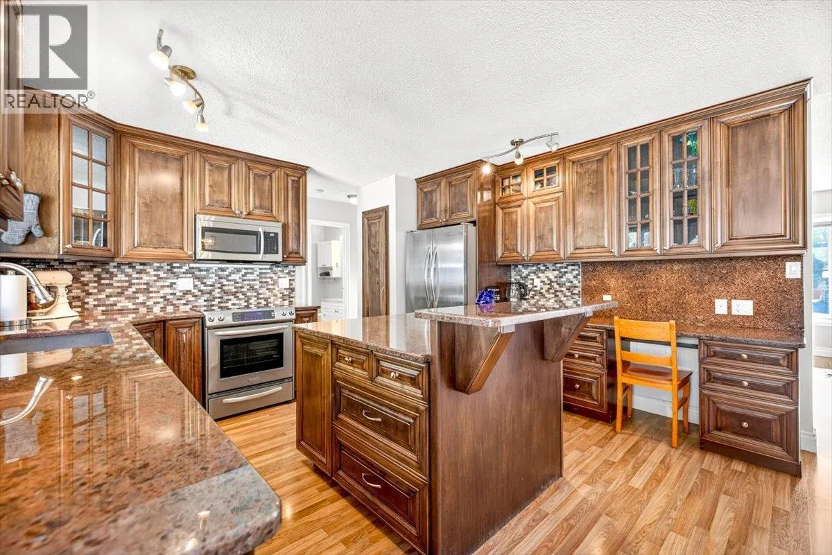 315 Western Larch Crescent