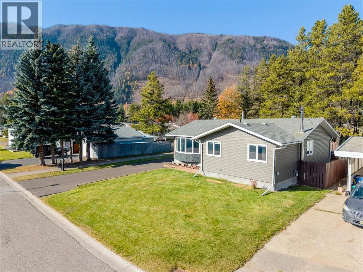 315 Western Larch Crescent