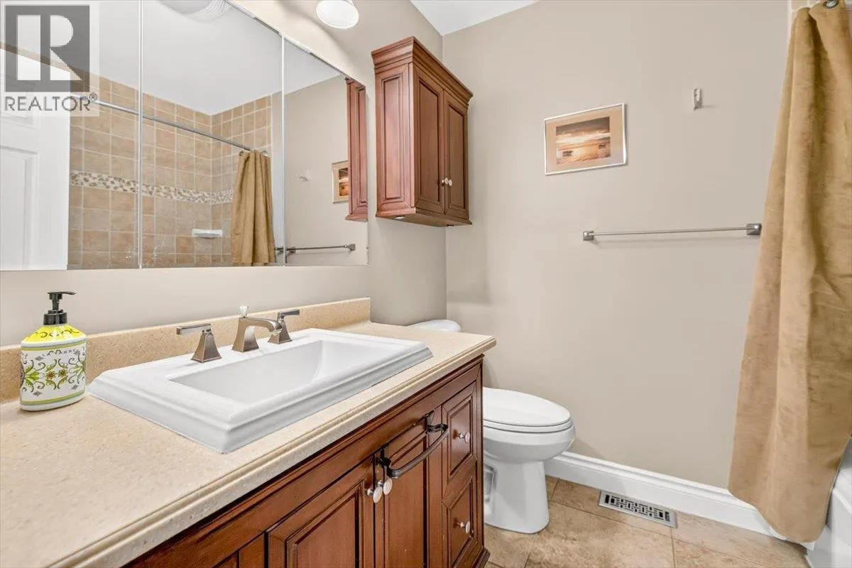 315 Western Larch Crescent