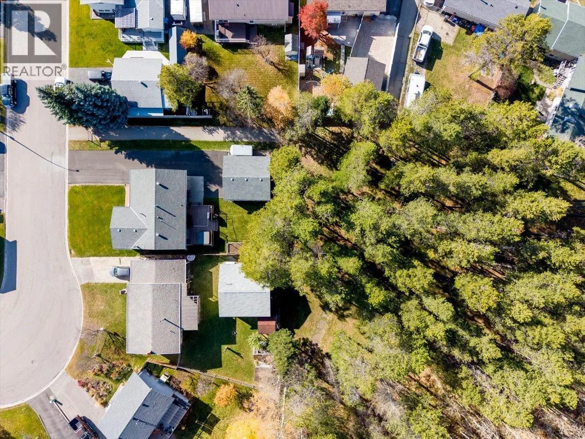 315 Western Larch Crescent