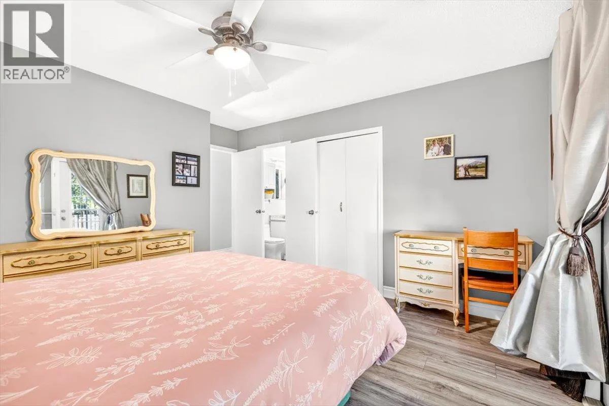 315 Western Larch Crescent