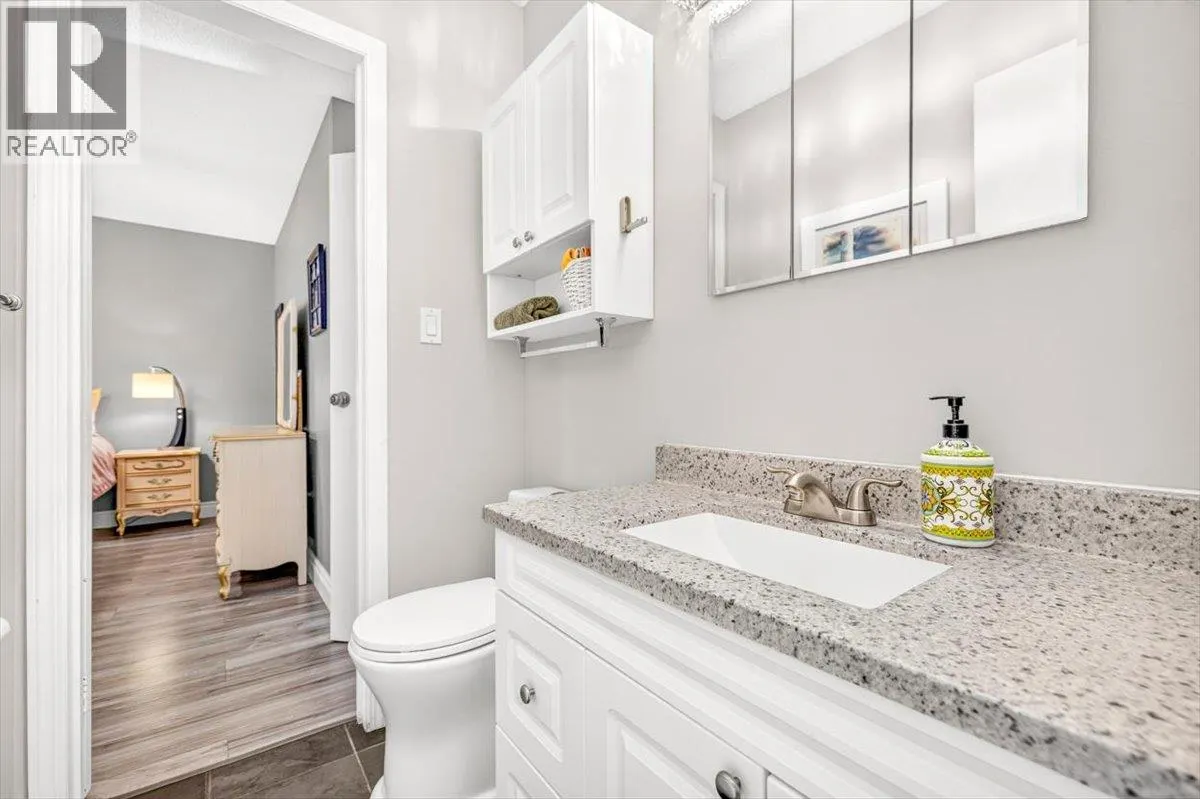 315 Western Larch Crescent