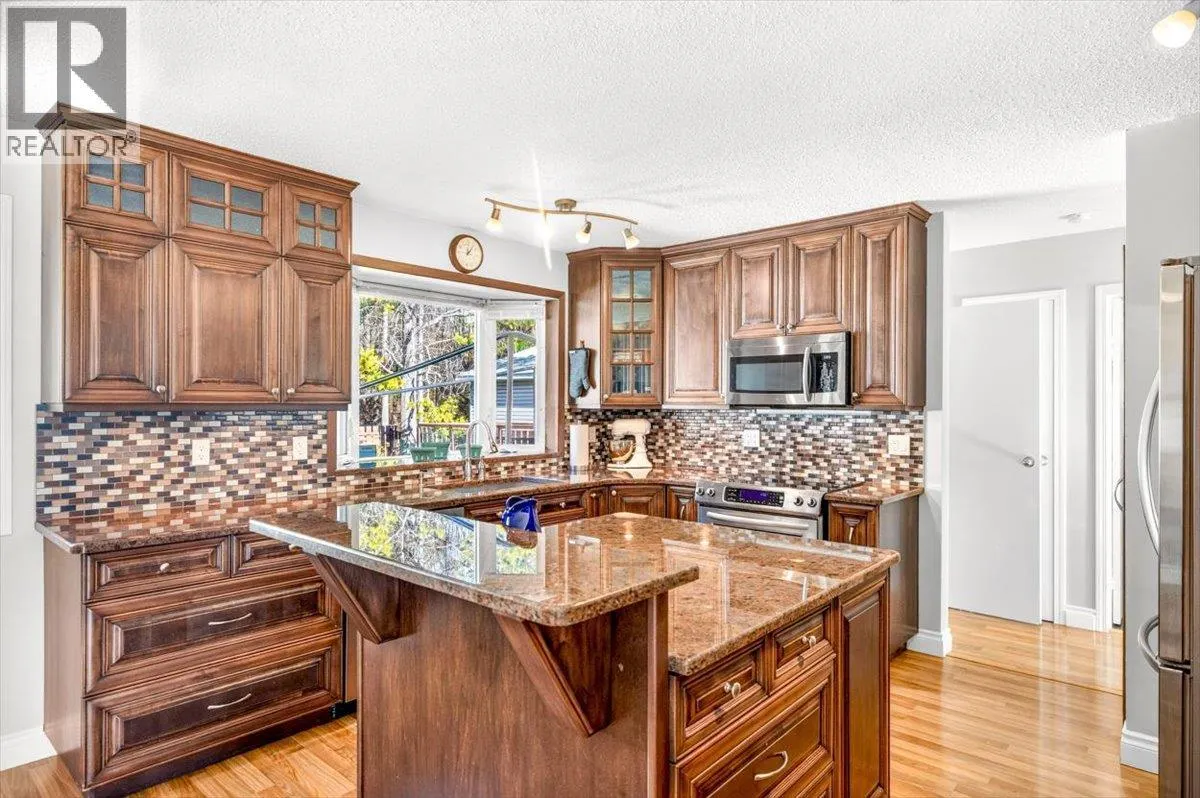 315 Western Larch Crescent