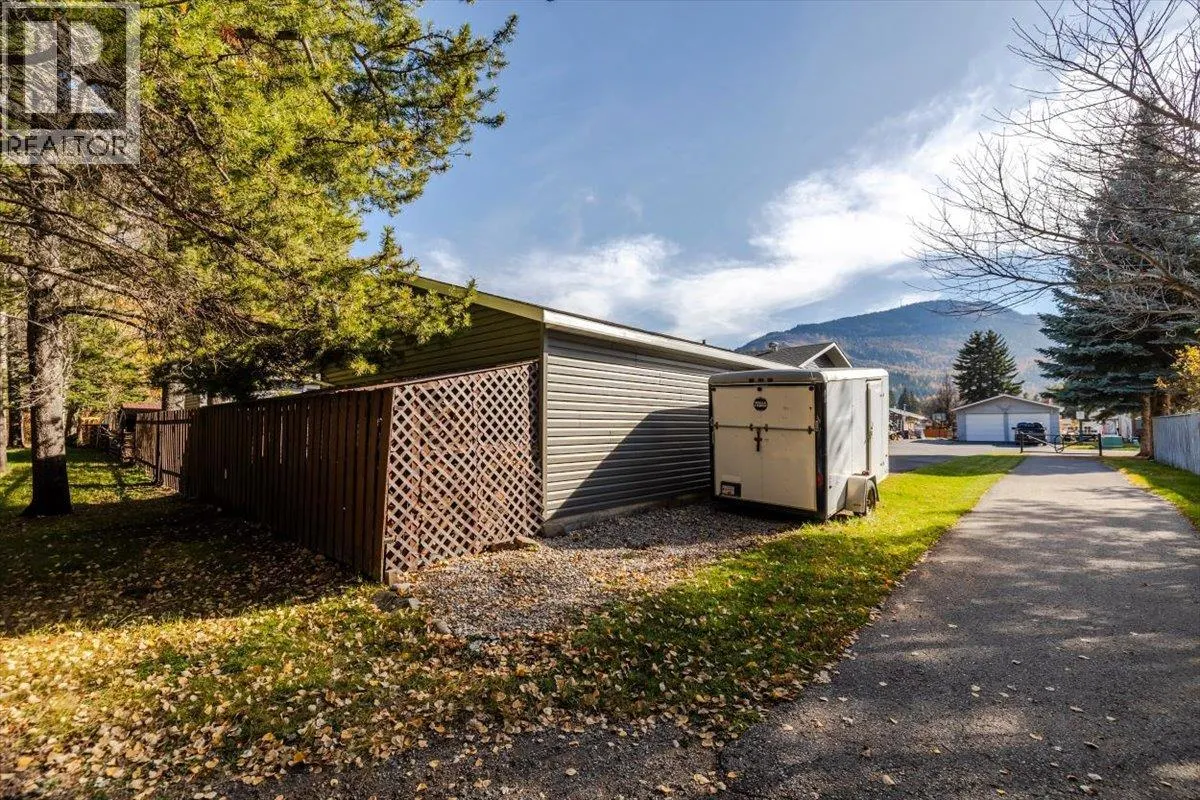 315 Western Larch Crescent