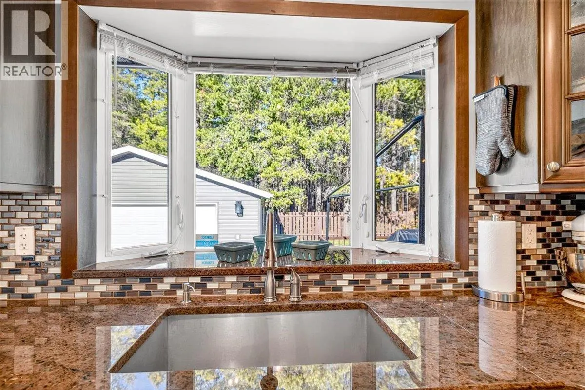 315 Western Larch Crescent