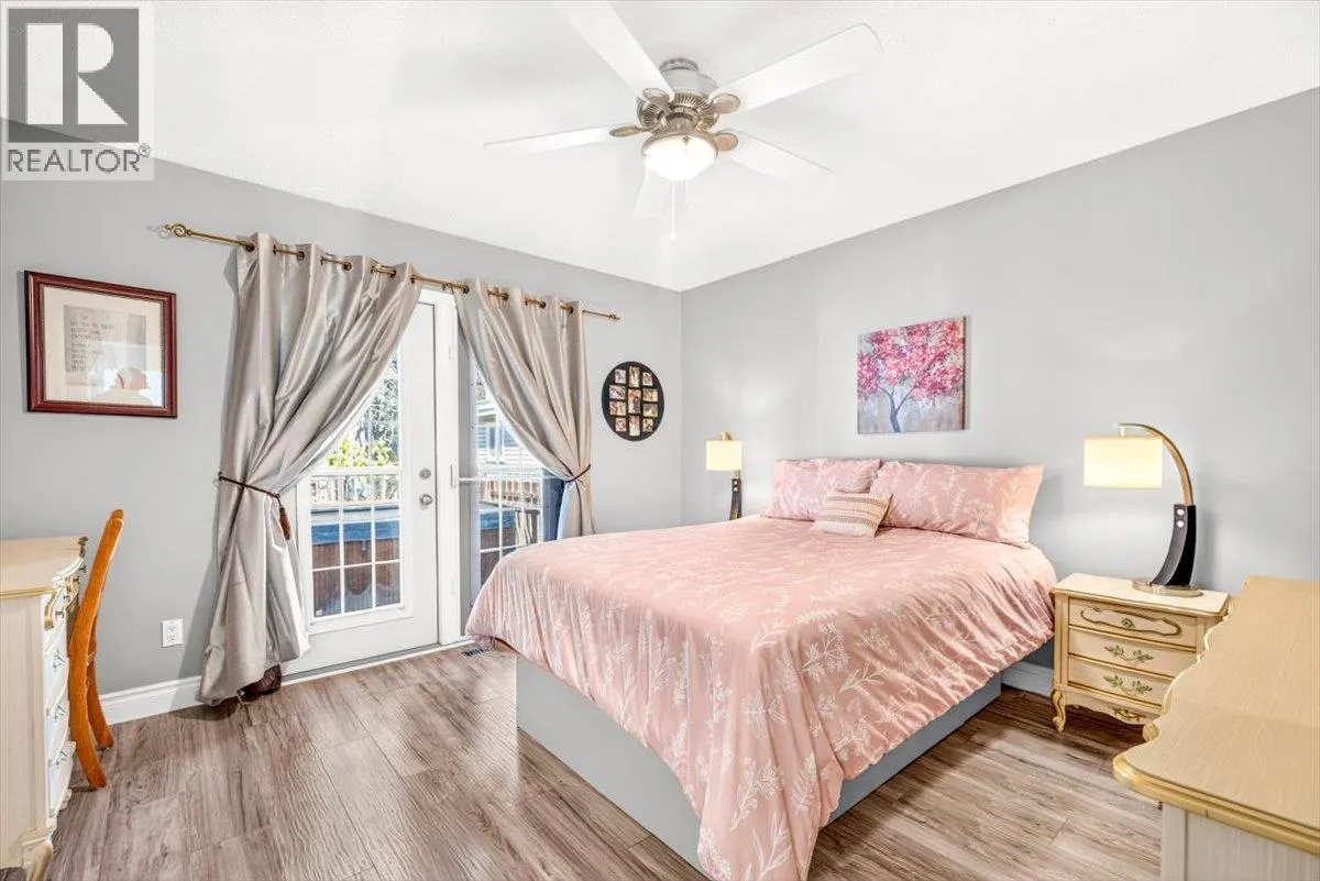315 Western Larch Crescent