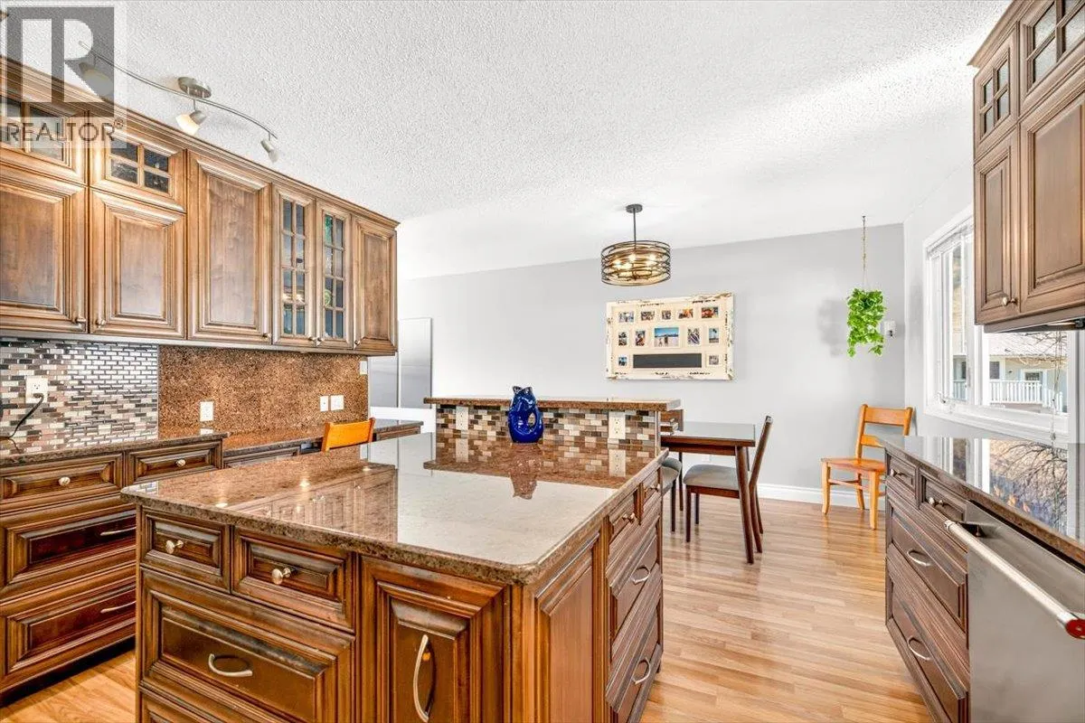 315 Western Larch Crescent