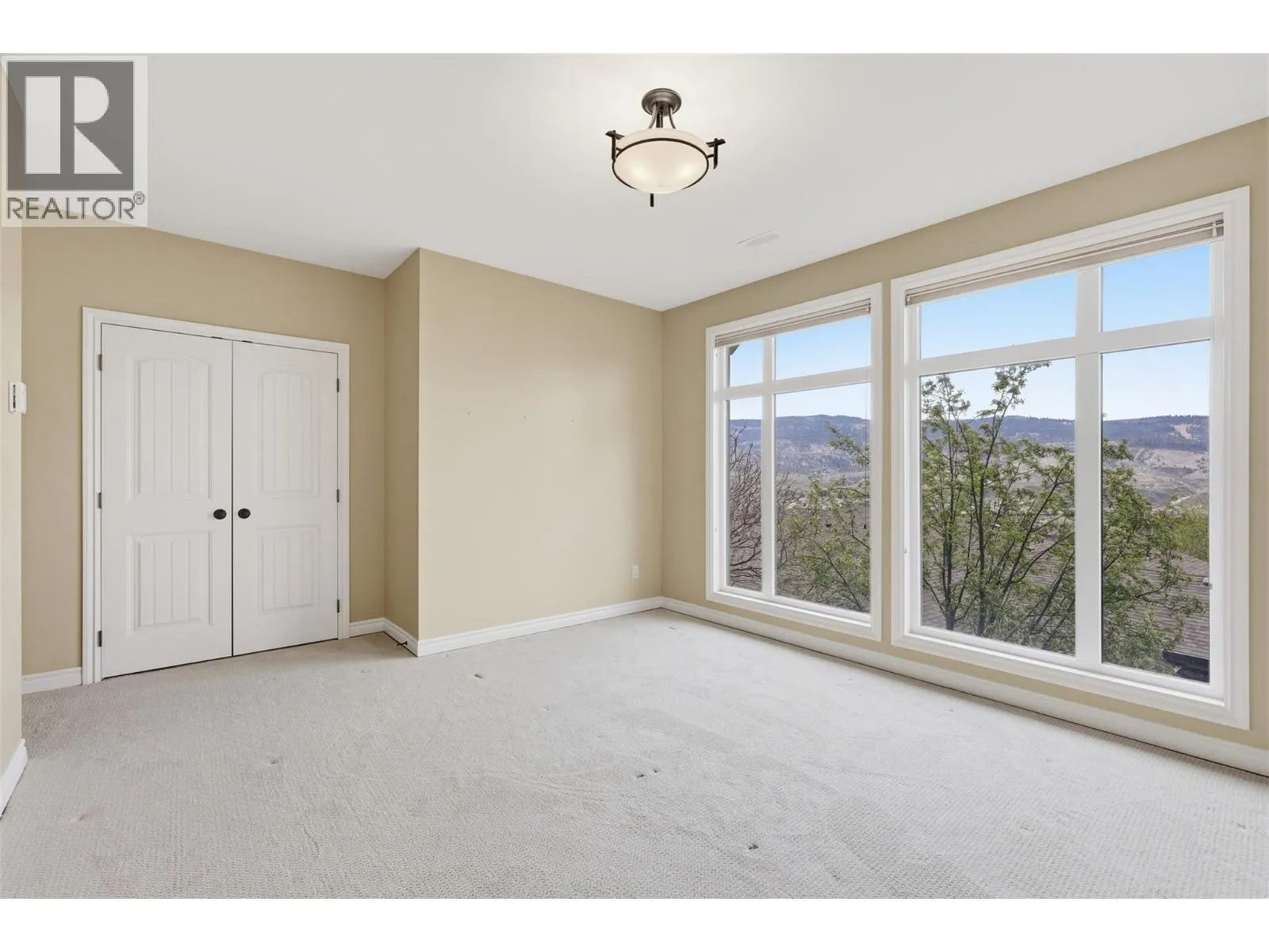 1589 GOLF RIDGE Drive