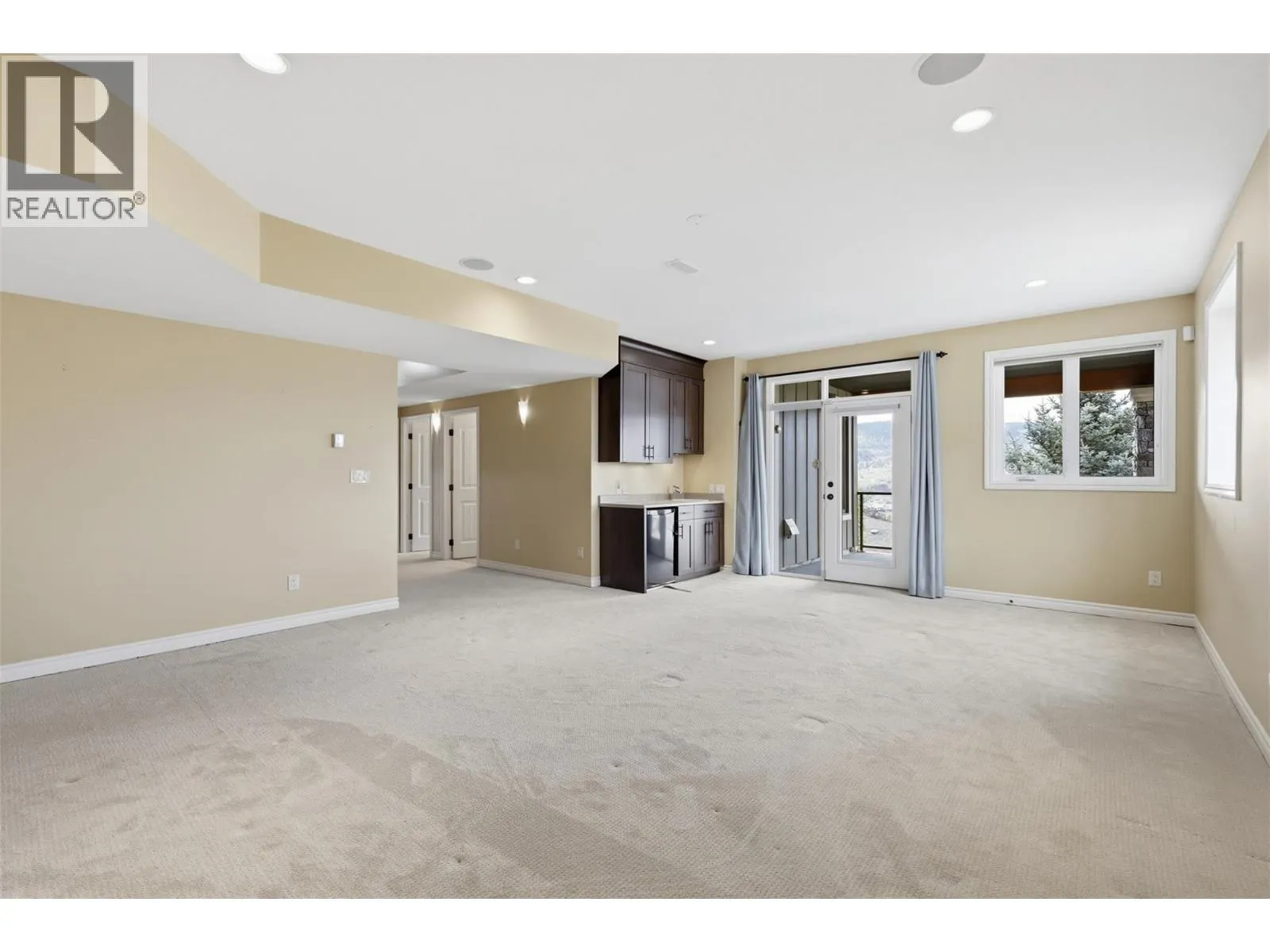 1589 GOLF RIDGE Drive