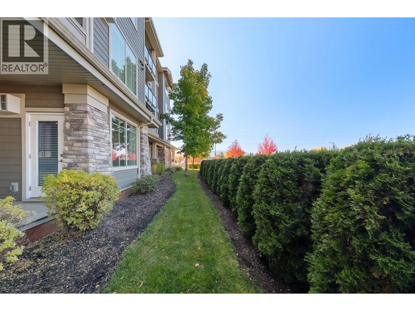3731 Casorso Road Unit# 106