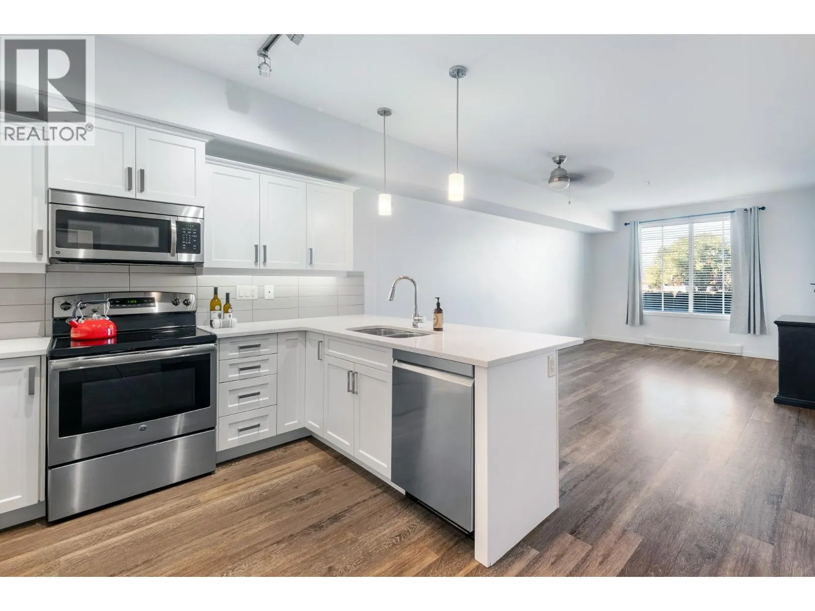 3731 Casorso Road Unit# 106