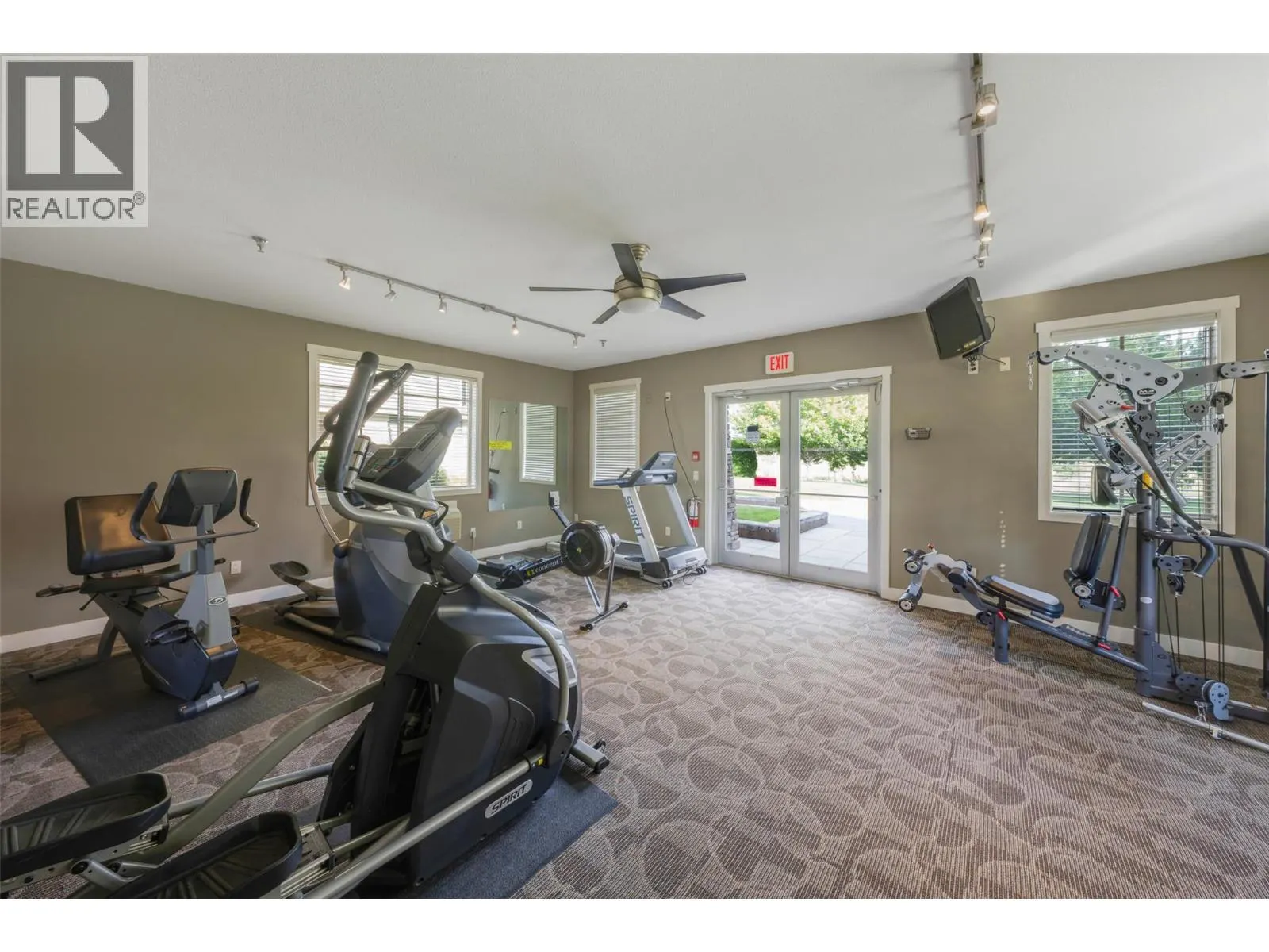3731 Casorso Road Unit# 106