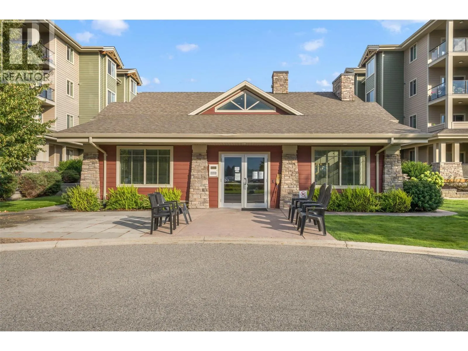 3731 Casorso Road Unit# 106