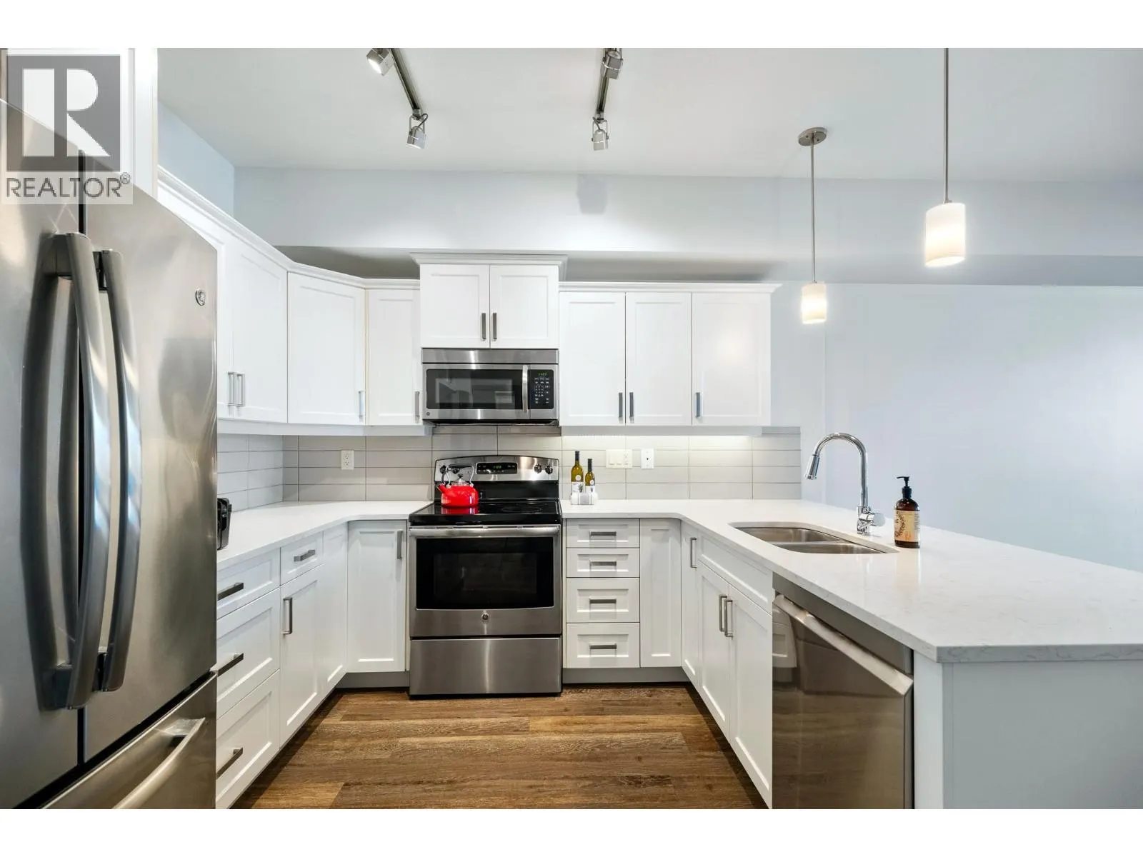 3731 Casorso Road Unit# 106