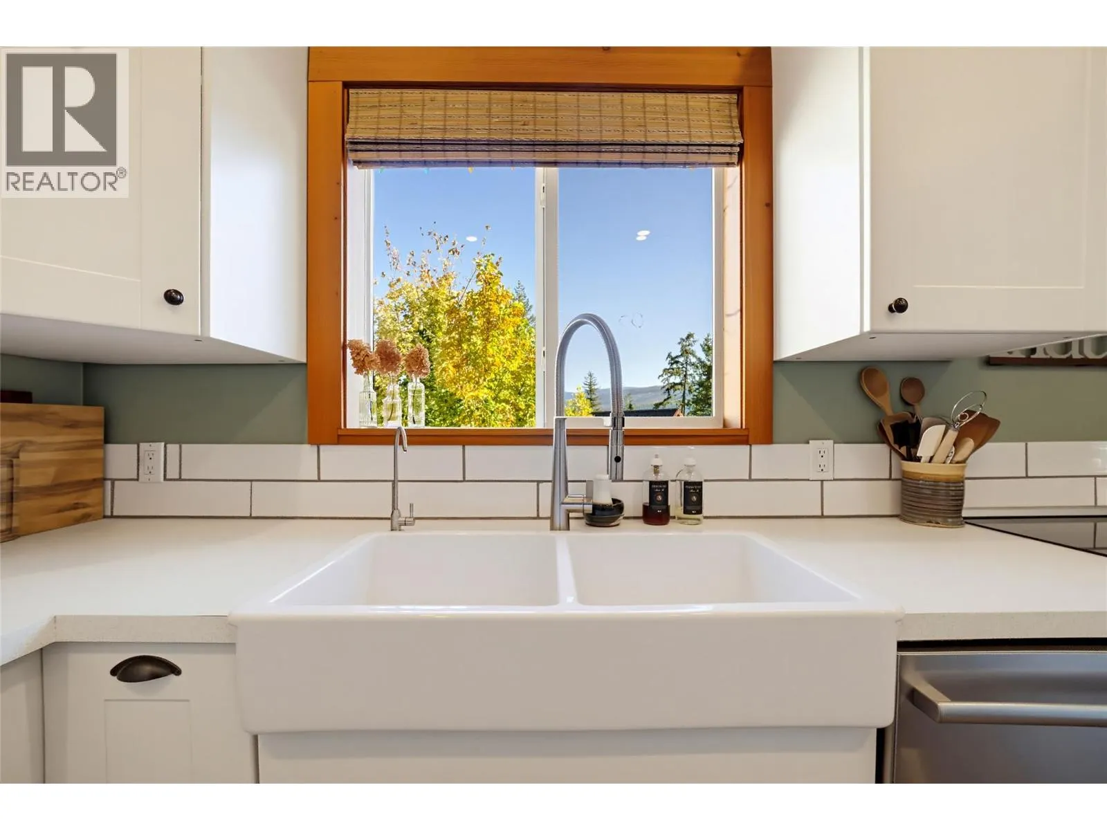 5404 Sunnybrae Canoe Point Road Unit# 4