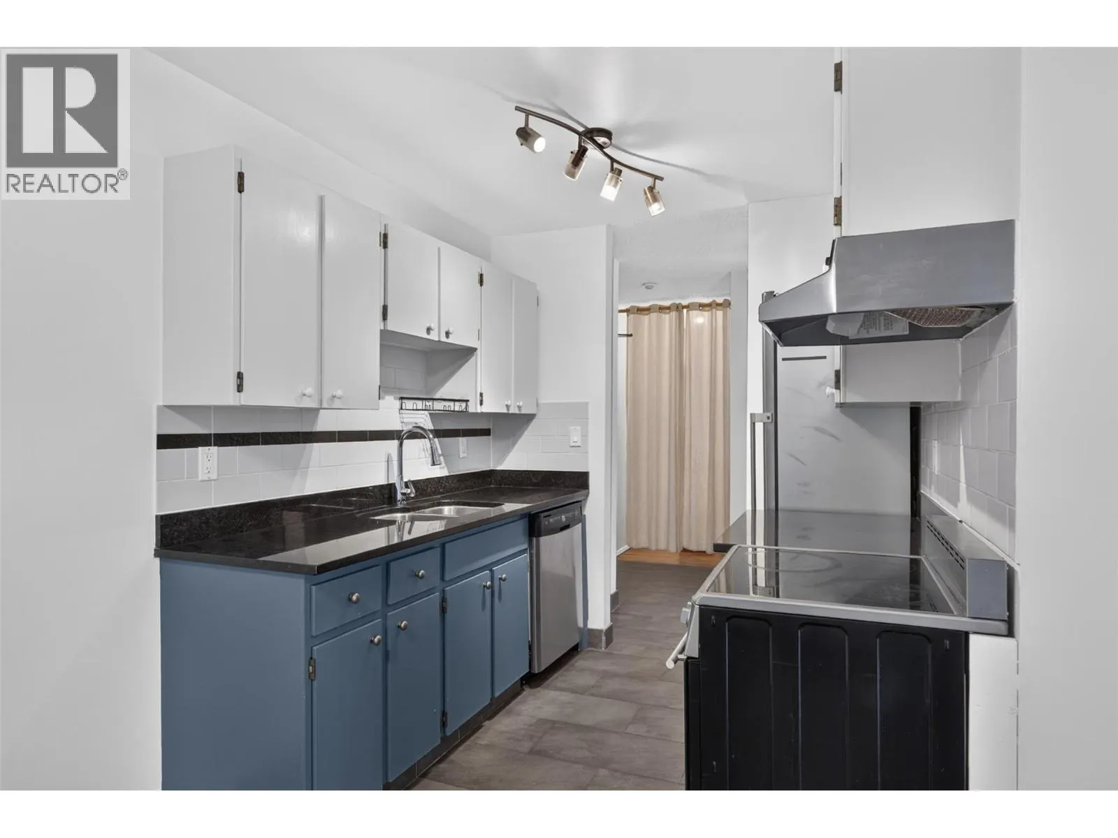 395 Franklyn Road Unit# 214