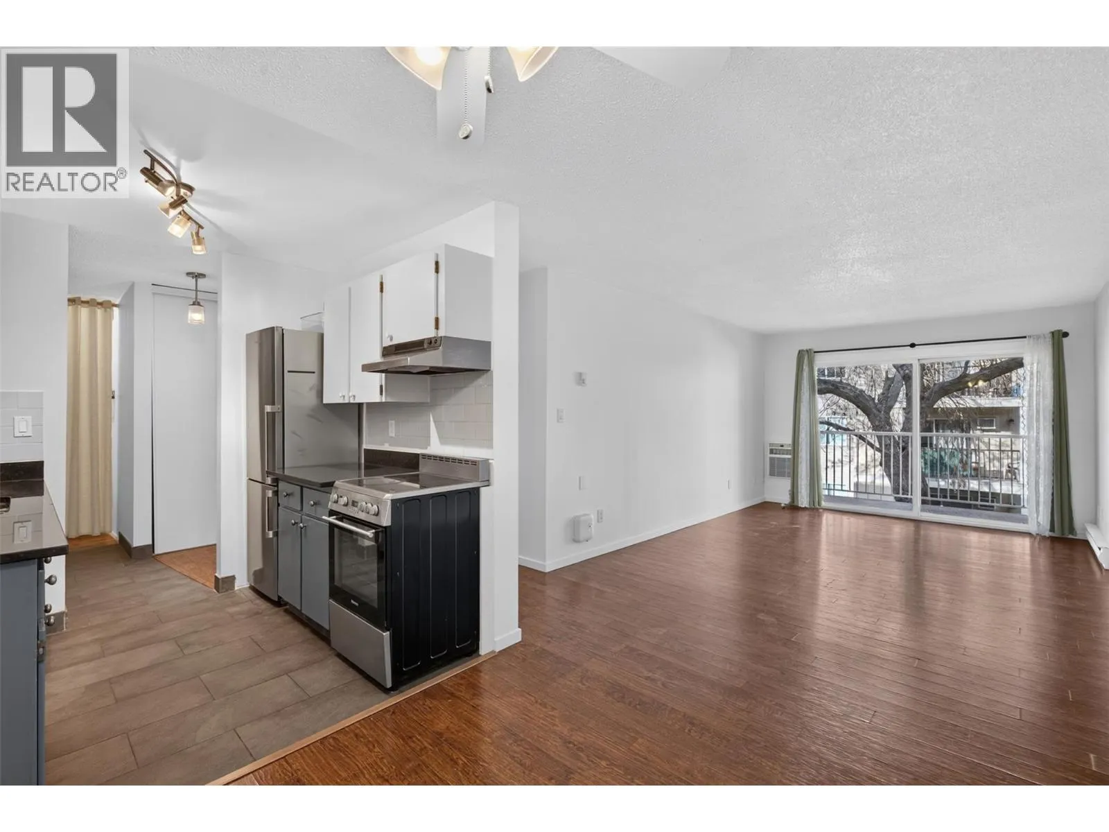 395 Franklyn Road Unit# 214