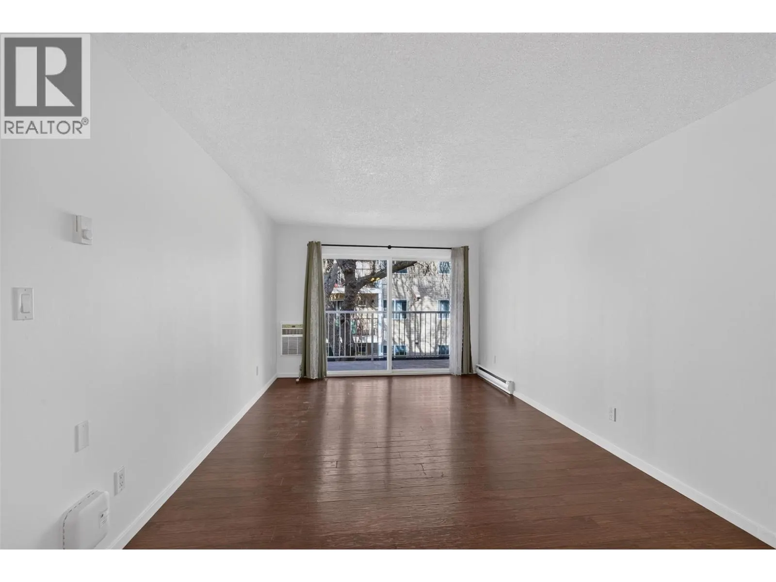 395 Franklyn Road Unit# 214
