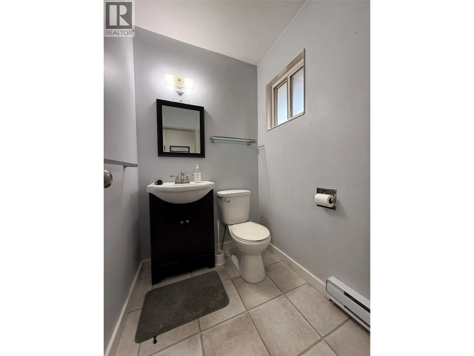 403 Richards Street W