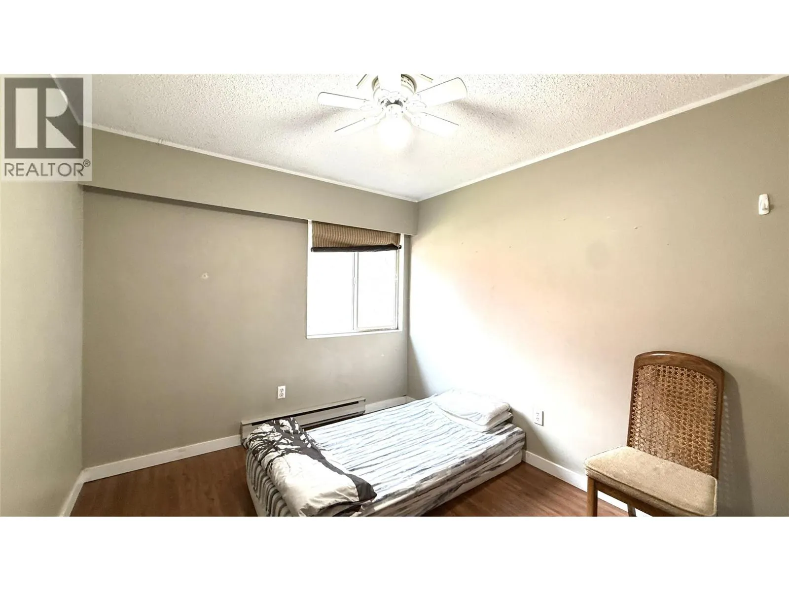 403 Richards Street W