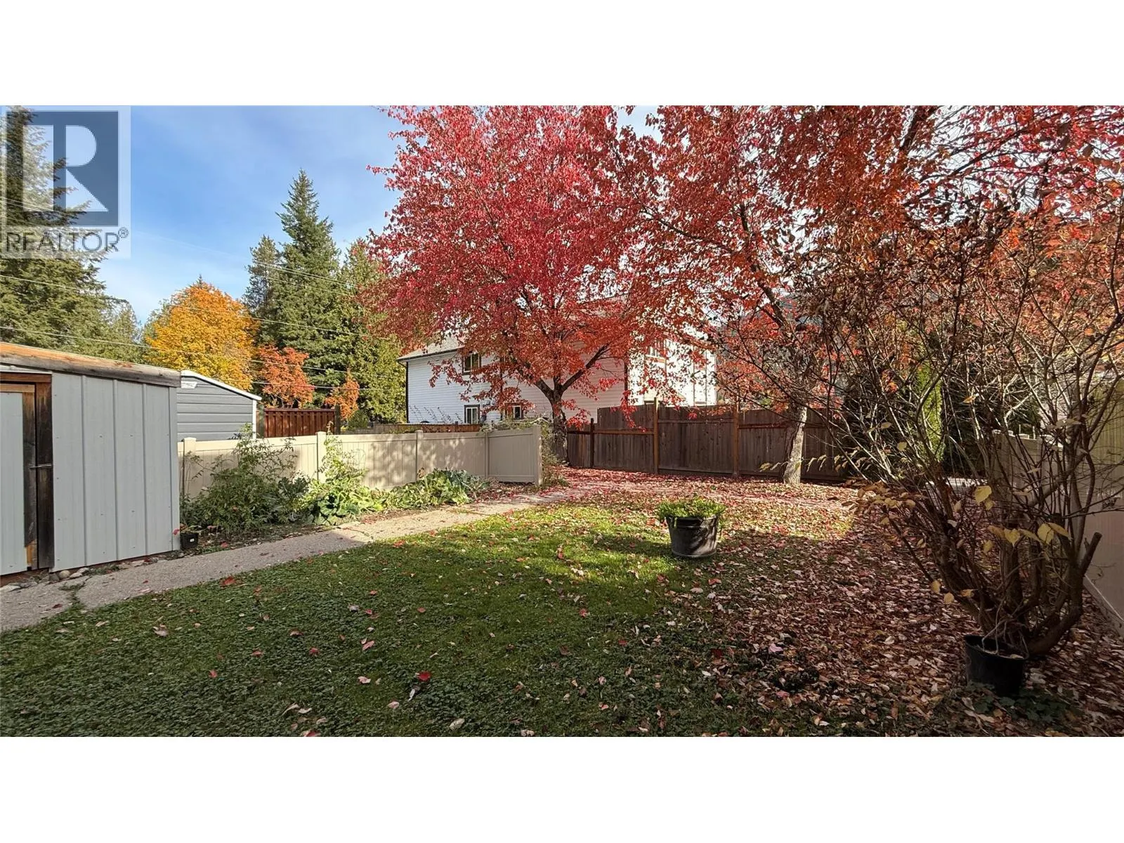 403 Richards Street W