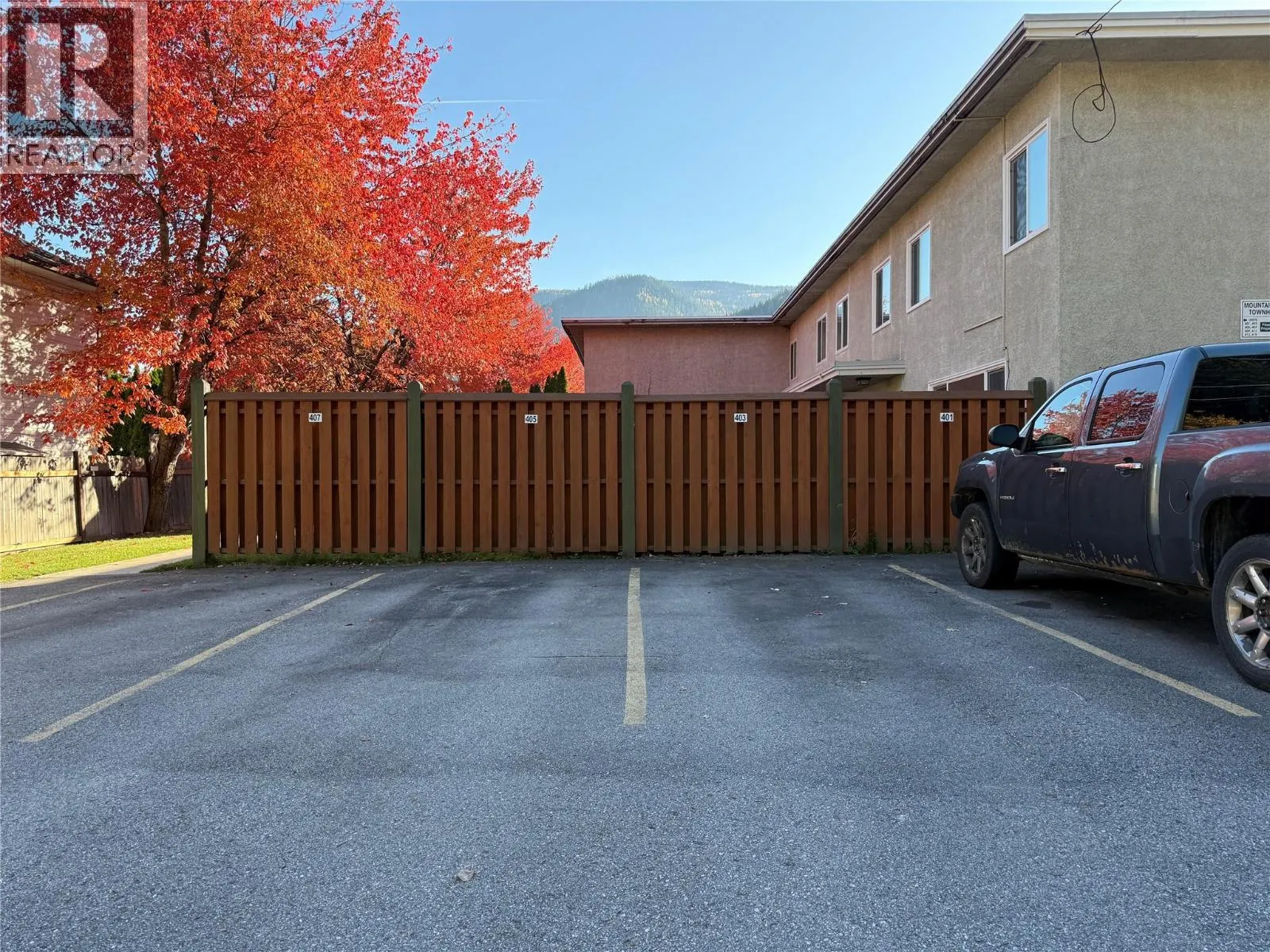 403 Richards Street W