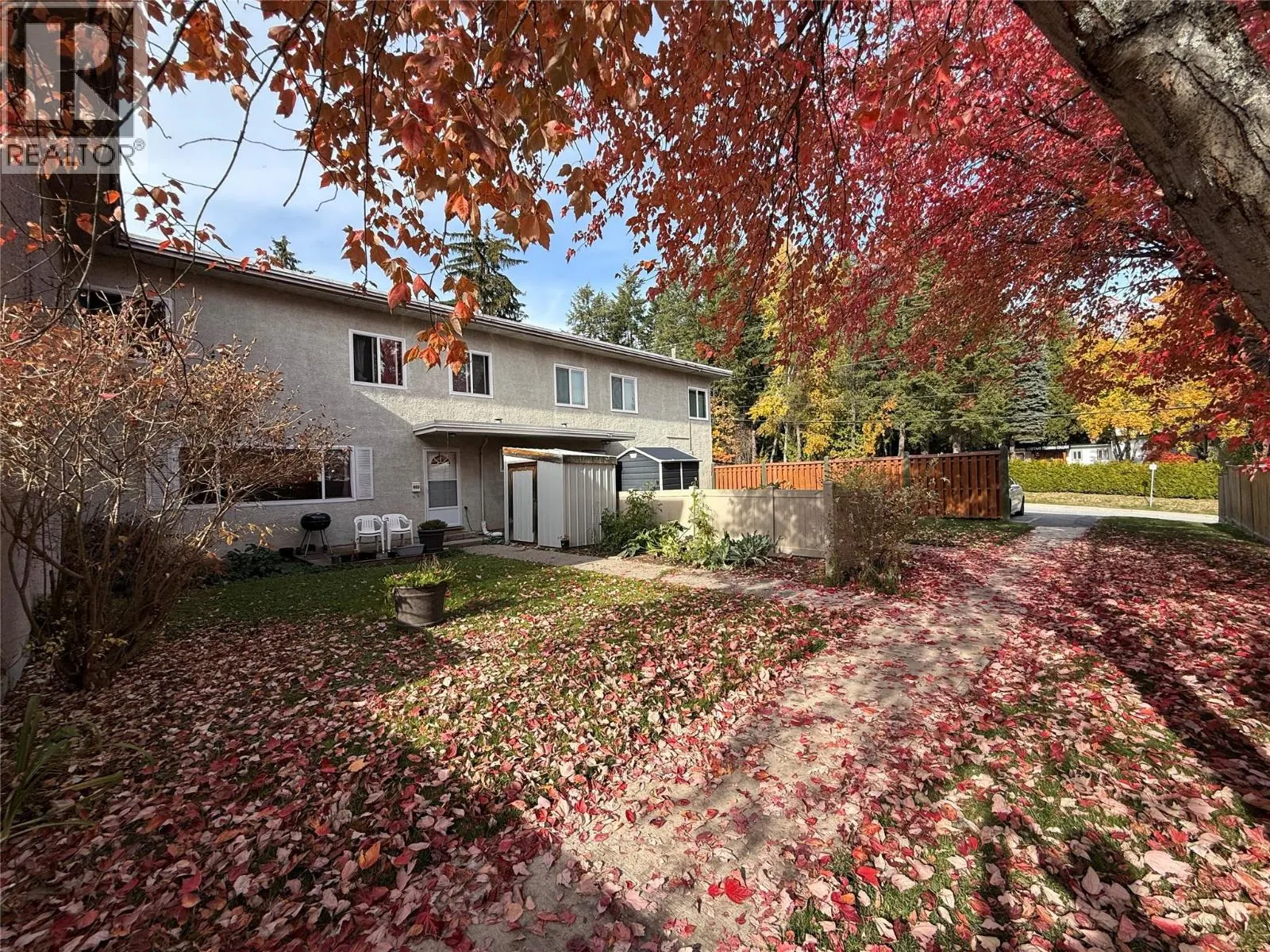 403 Richards Street W