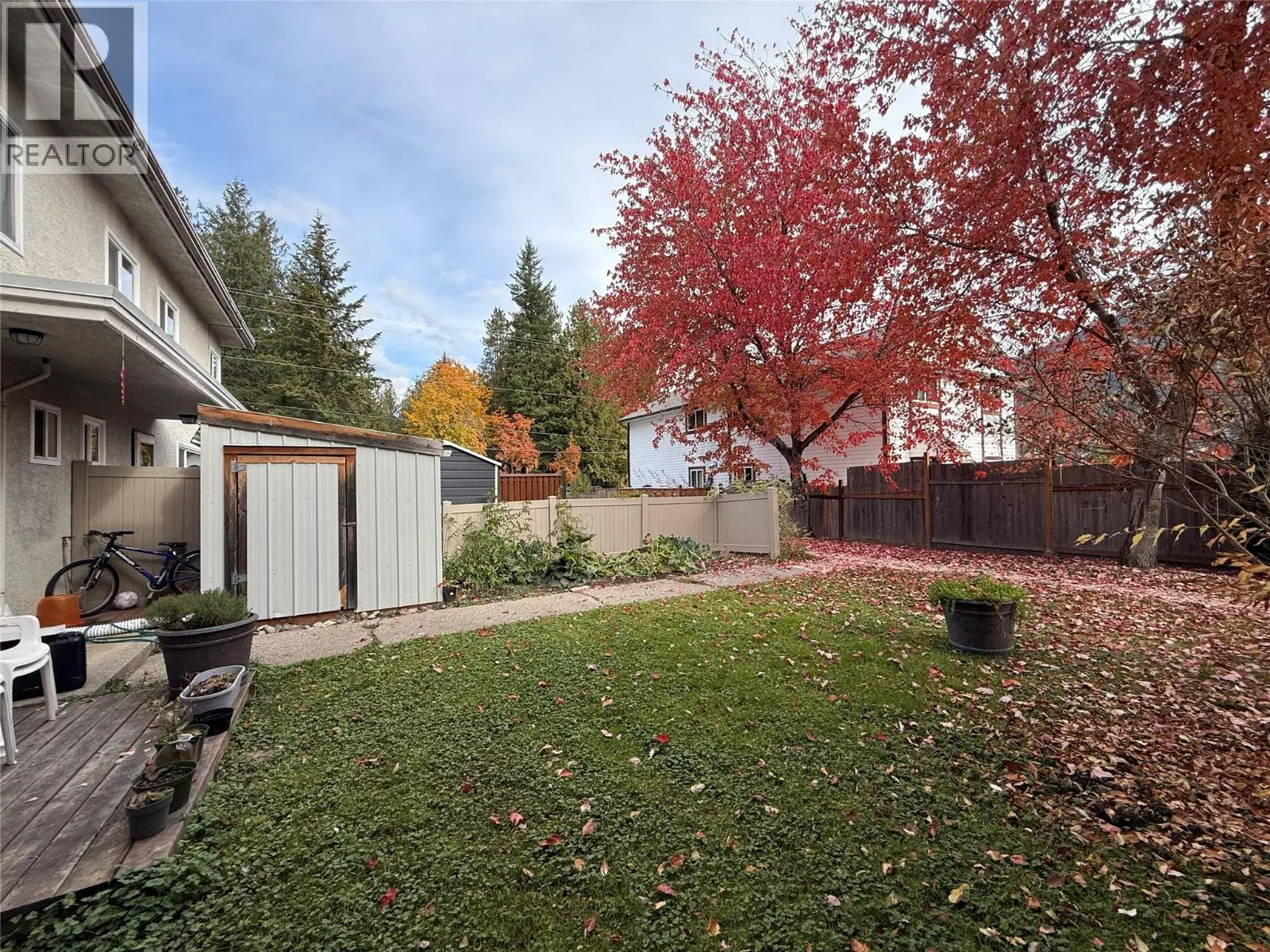 403 Richards Street W