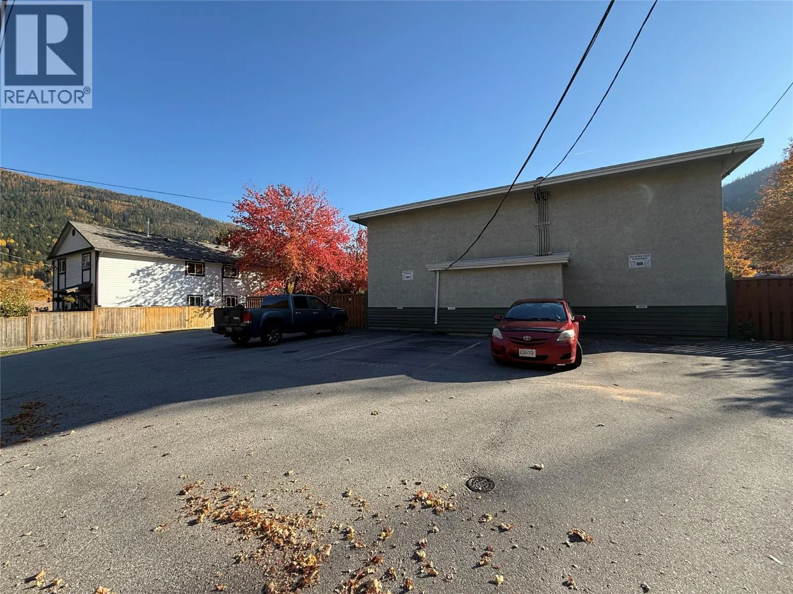 403 Richards Street W