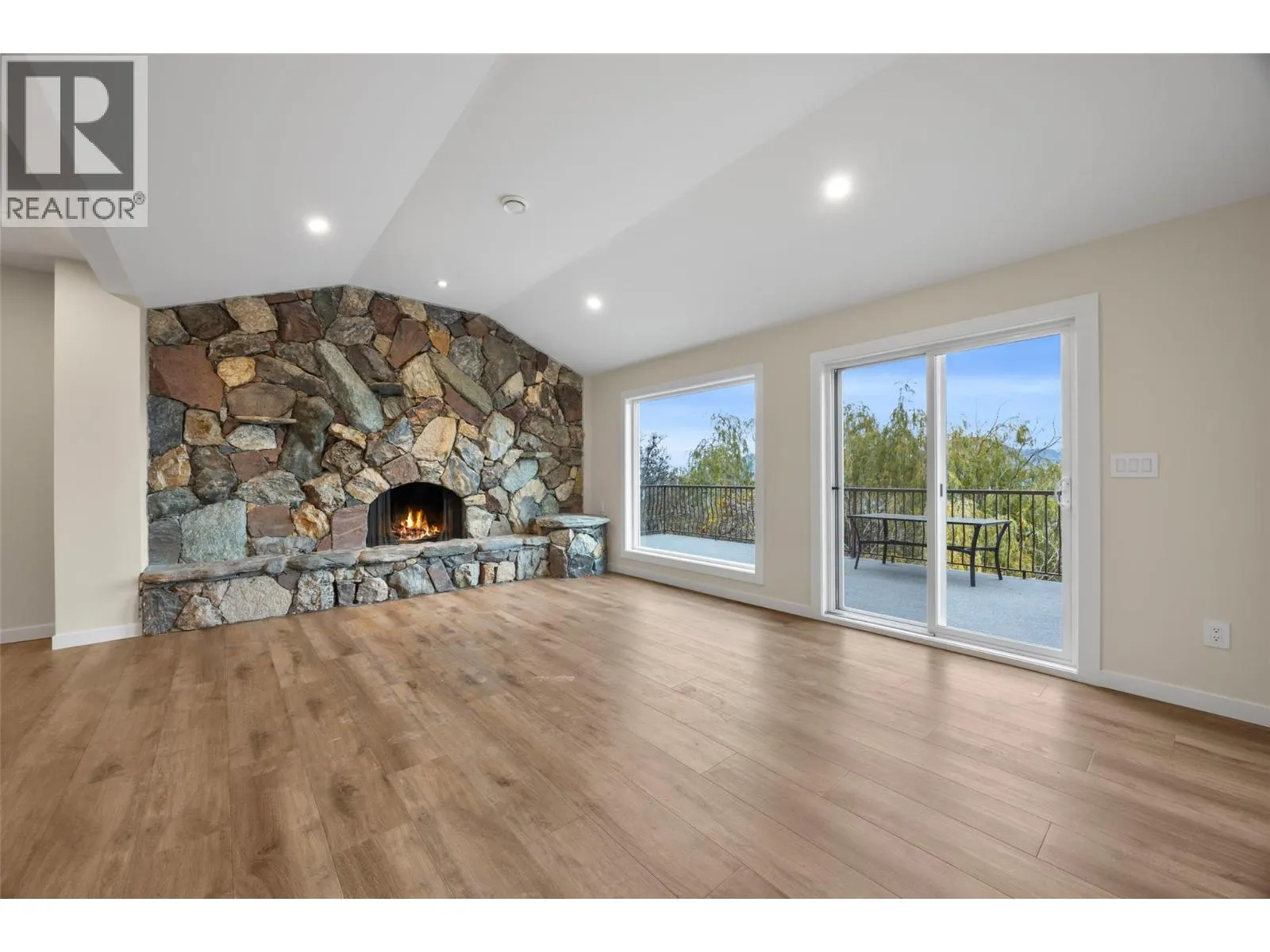 318 Gleneagles Drive