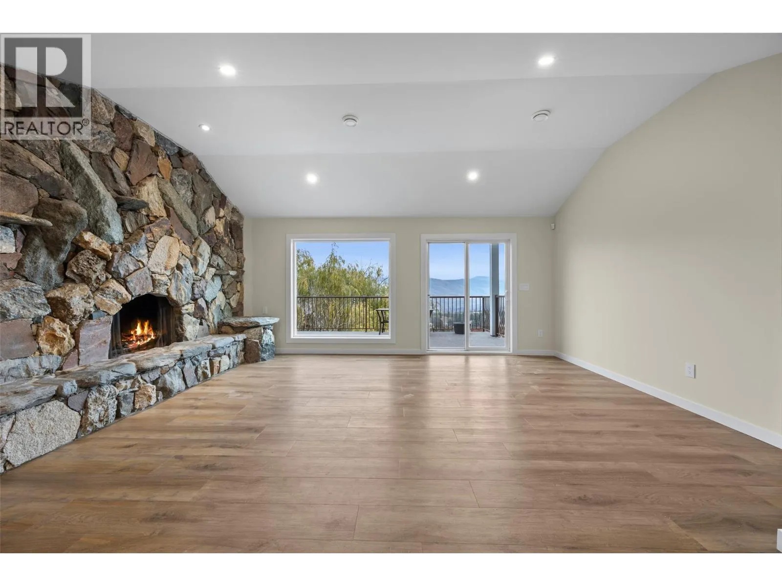 318 Gleneagles Drive