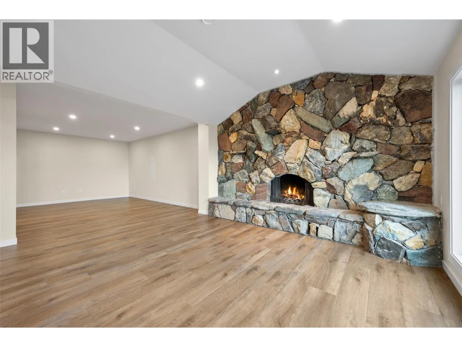 318 Gleneagles Drive