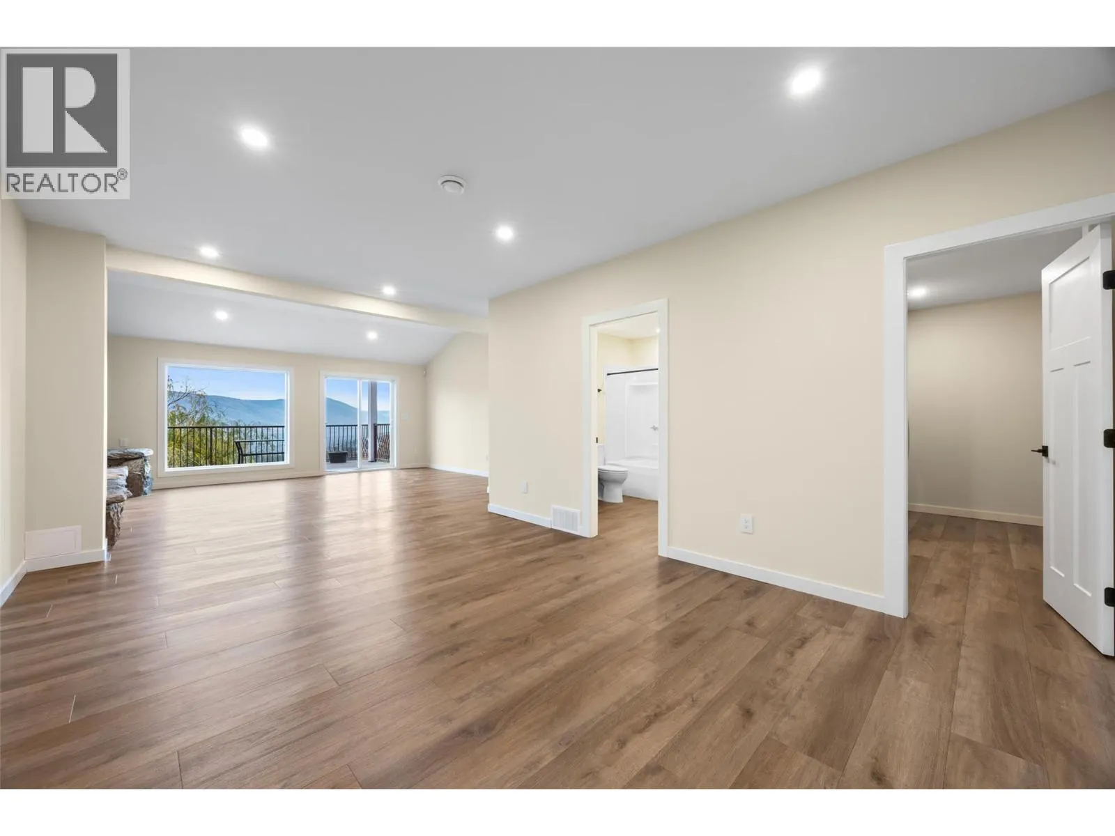 318 Gleneagles Drive