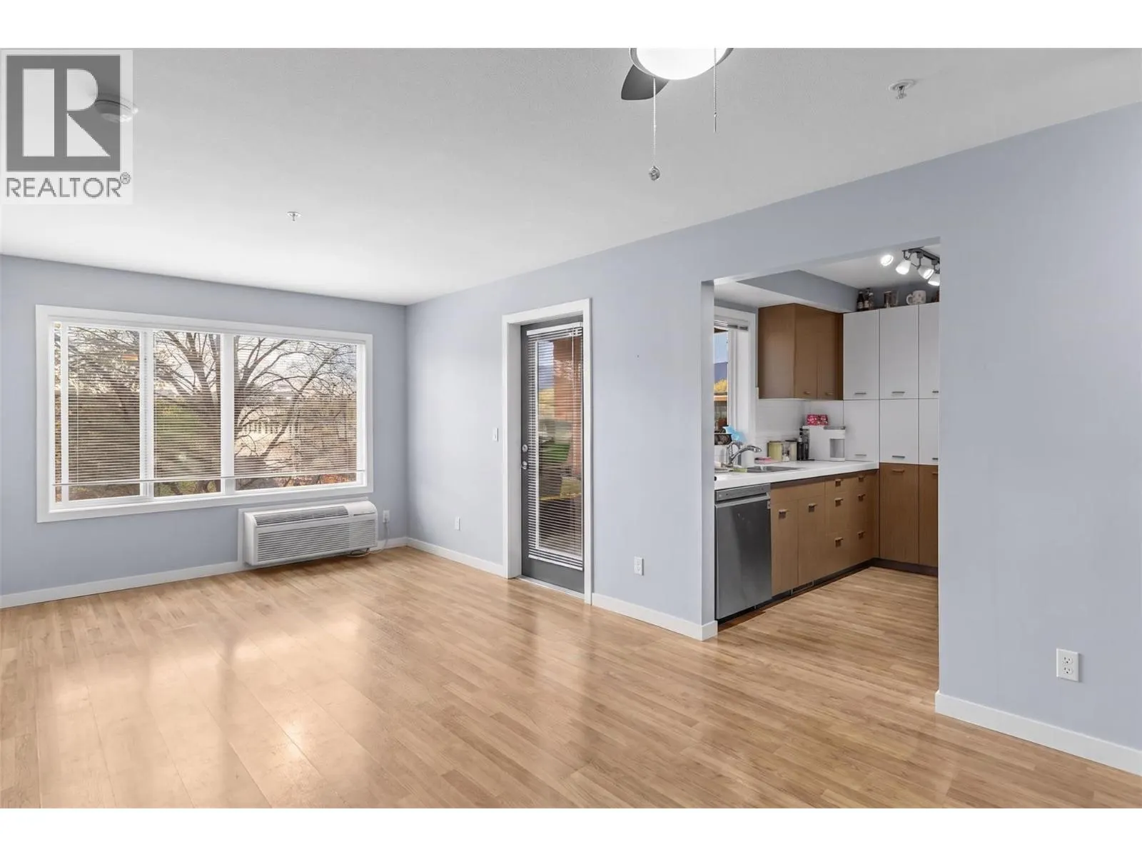 1550 Dickson Avenue Unit# 222