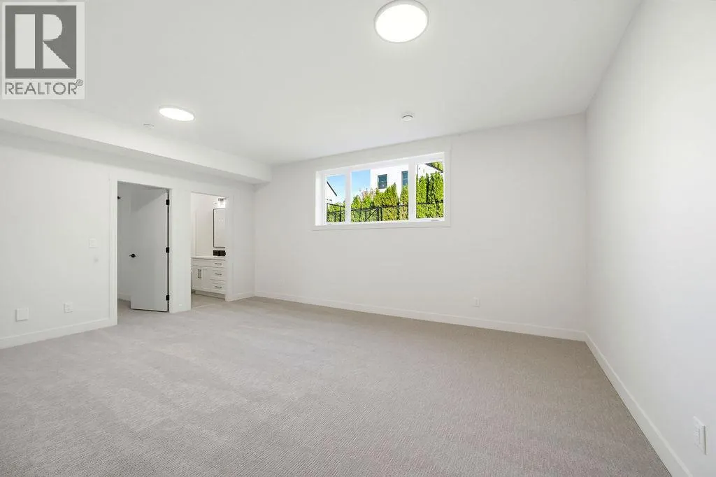 1080 9 Avenue NE Unit# 2