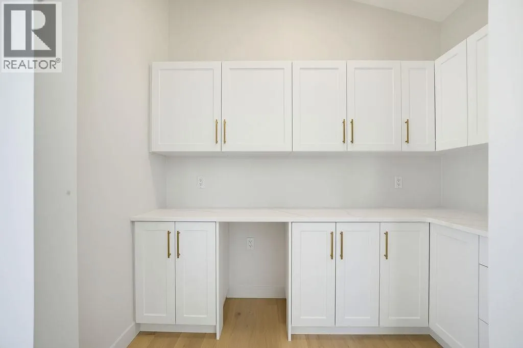 1080 9 Avenue NE Unit# 2