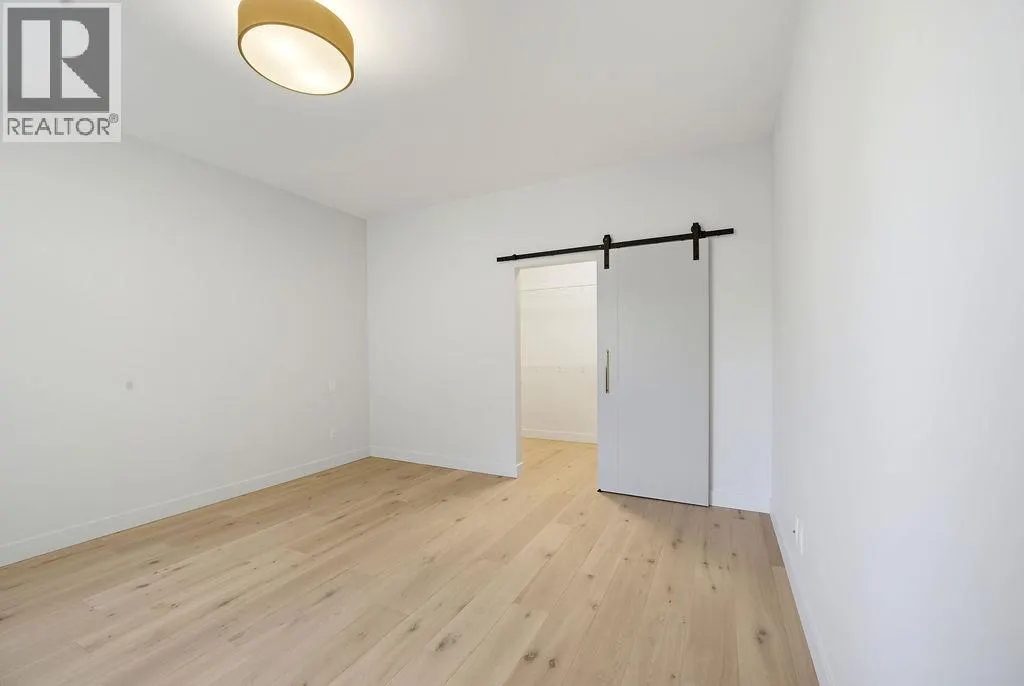 1080 9 Avenue NE Unit# 2