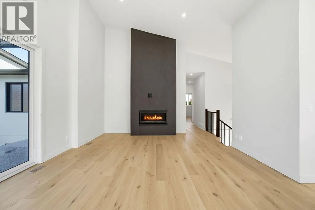 1080 9 Avenue NE Unit# 2