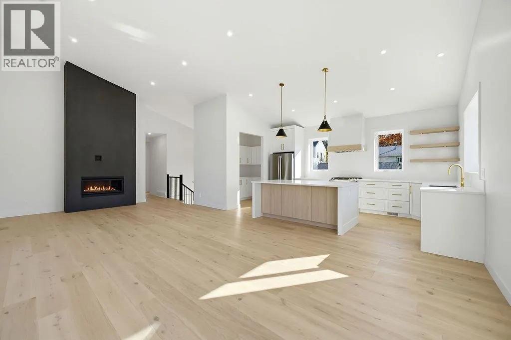 1080 9 Avenue NE Unit# 2