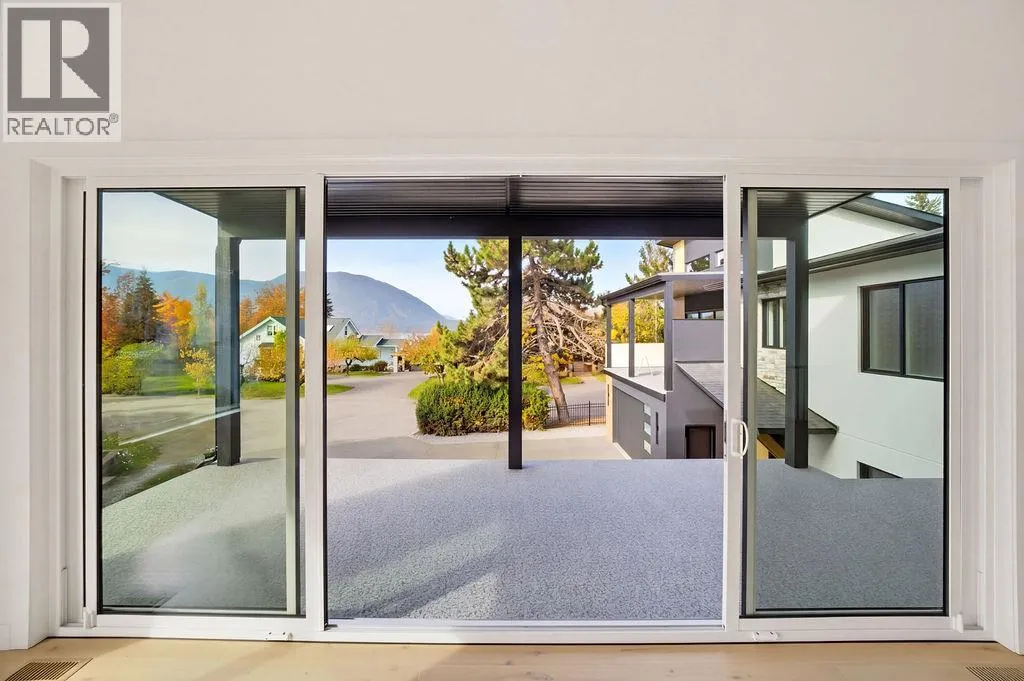 1080 9 Avenue NE Unit# 2