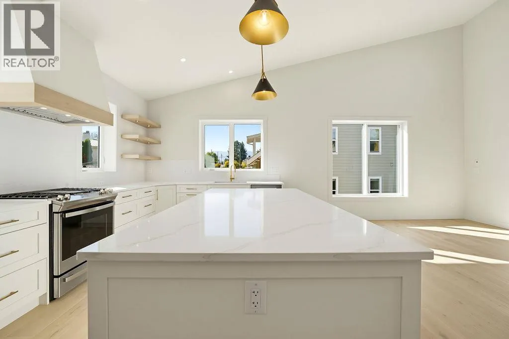 1080 9 Avenue NE Unit# 2