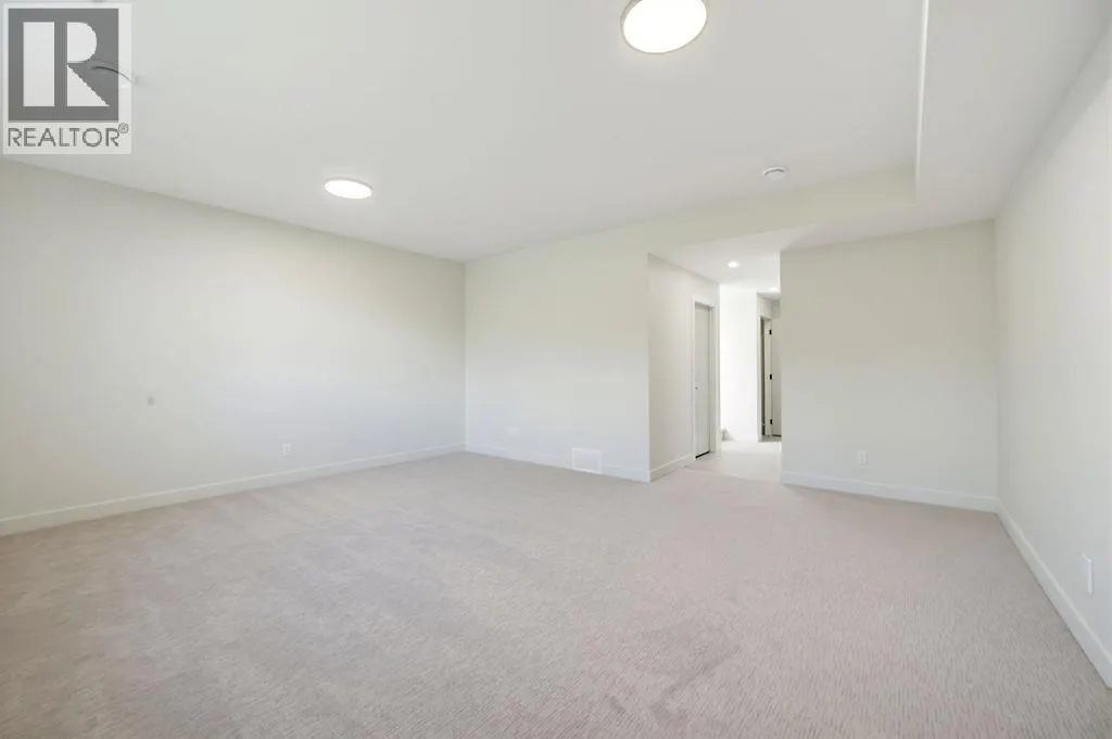 1080 9 Avenue NE Unit# 2