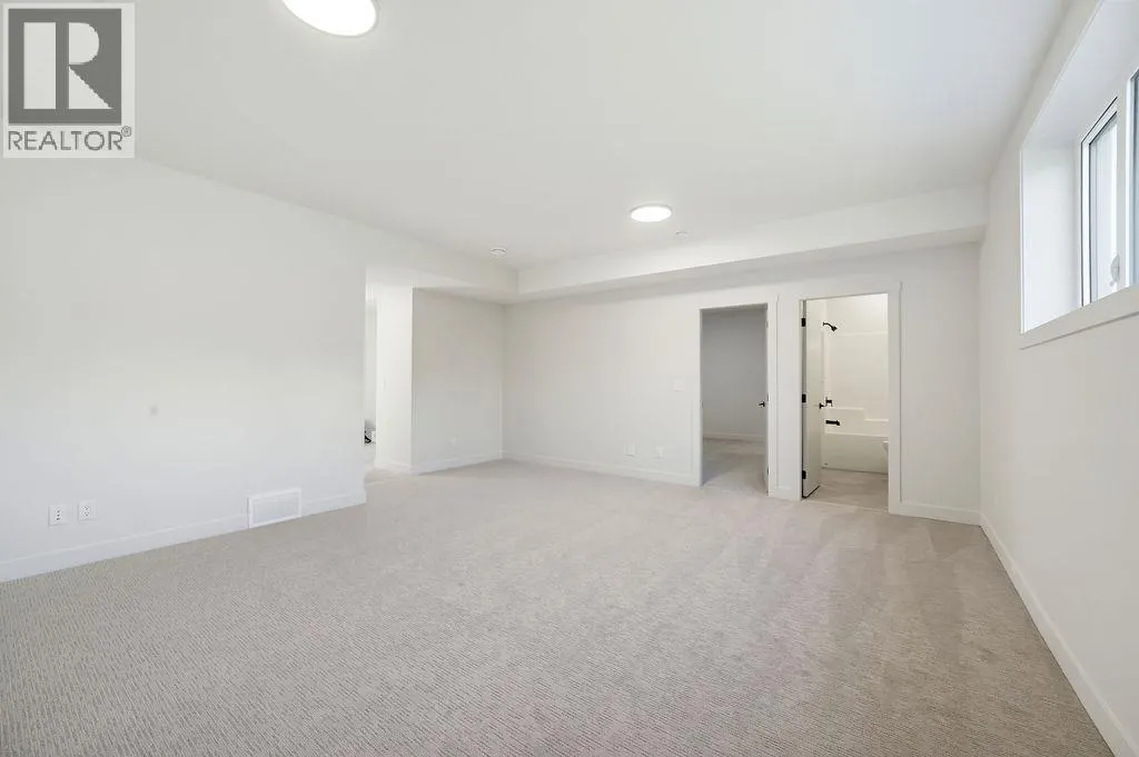 1080 9 Avenue NE Unit# 2
