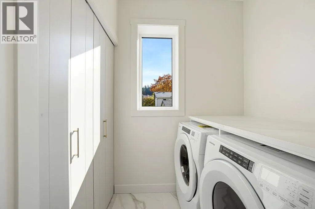 1080 9 Avenue NE Unit# 2
