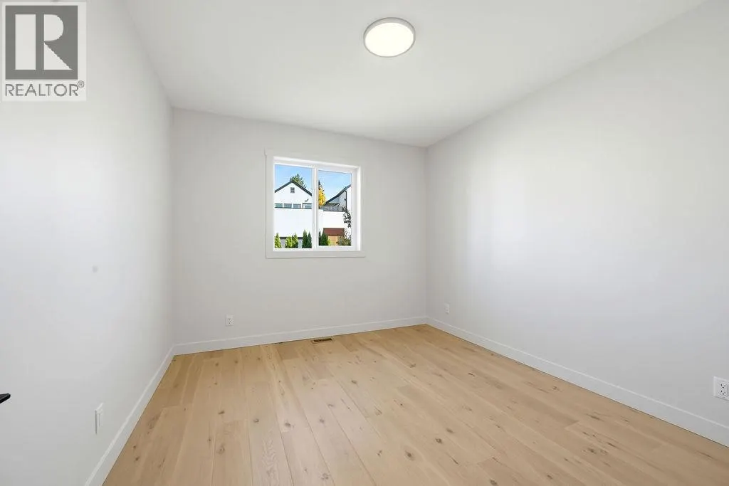 1080 9 Avenue NE Unit# 2