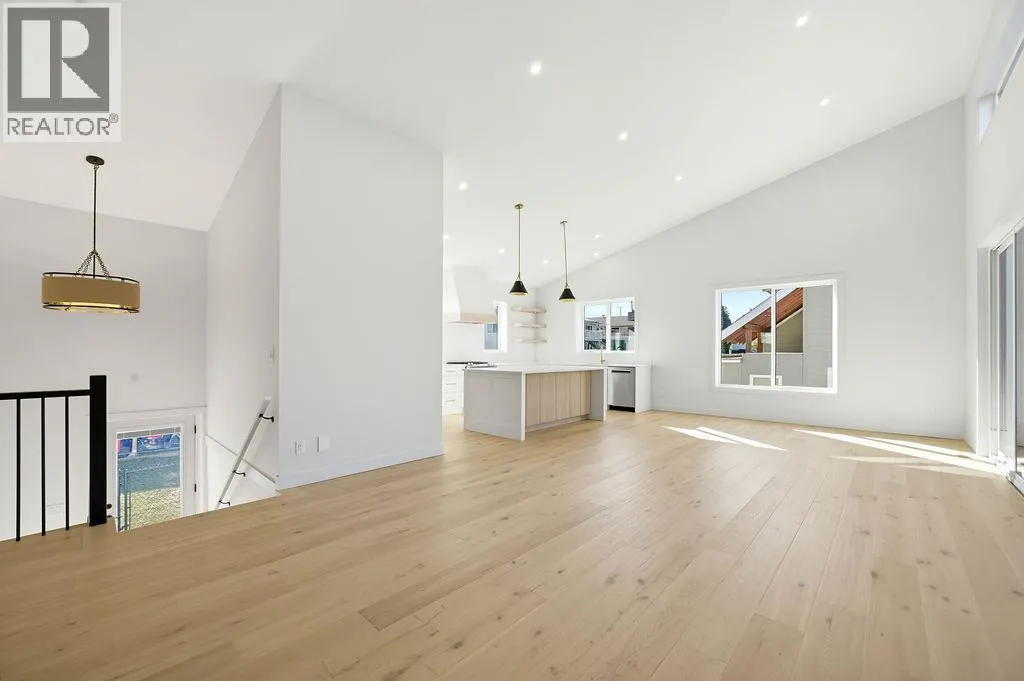 1080 9 Avenue NE Unit# 2