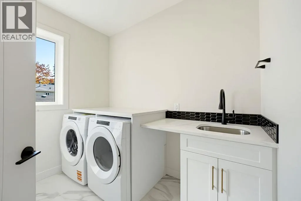 1080 9 Avenue NE Unit# 2